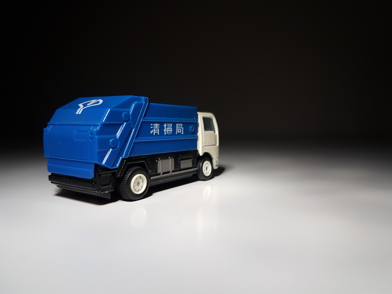 Illustration for article titled Throwback Thursday: B/O (Battery-operated) Tomica B-12 Nissan Atlas Garbage Truck